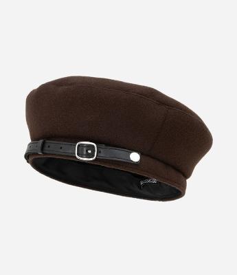 Boina Estruturada com Faixa em PU