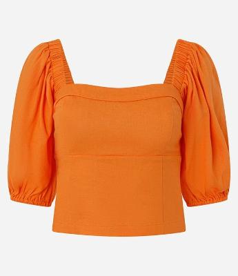 Blusa com Manga Curta Bufante e Detalhe Franzido  em Crepe
