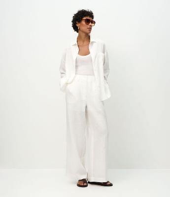 Calça Reta em Linho com Cós Elástico e Bolsos