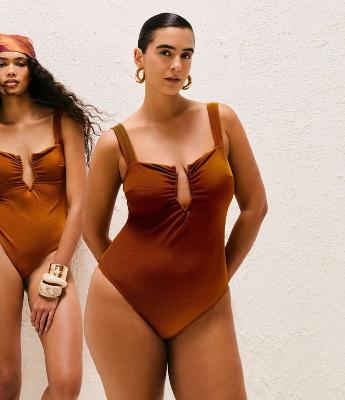 Maiô em Microfibra Canelado com Decote Profundo e Aviamento