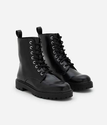 Bota Coturno em PU com Cadarço