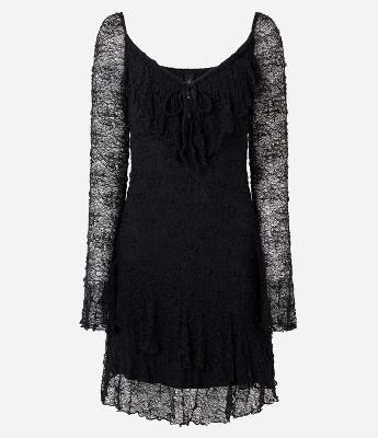 Vestido Curto em Renda com Manga Longa e Babados