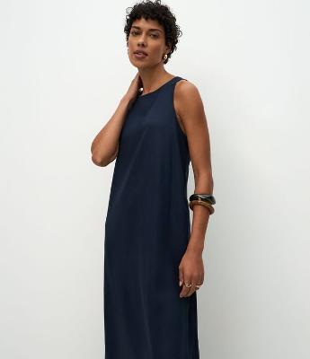 Vestido Longo em Viscolinho com Bolso Lateral