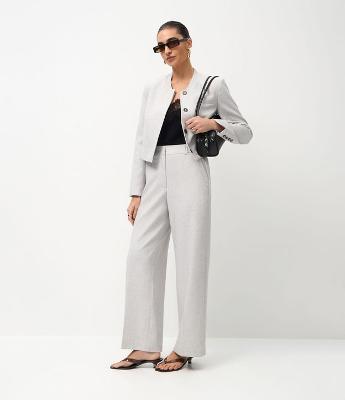 Calça Wide Leg Alfaiatada em Crepe com Bolsos