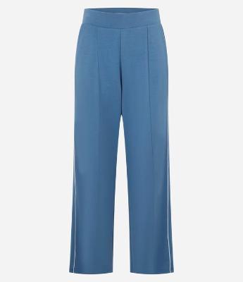 Calça Reta Esportiva em Modal com Cós em Ribana e Friso Contrastante