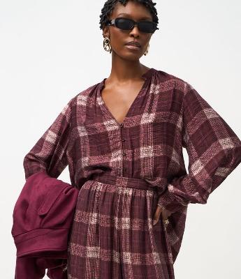 Camisa em Chalis com Gola Padre e Estampa Xadrez