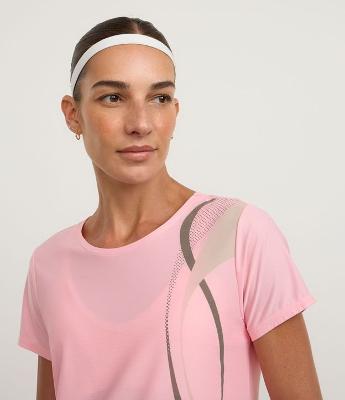 Camiseta Esportiva em Microfibra com Estampa de Ondas