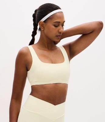 Top Esportivo em Microfibra com Abertura em V e Bojo