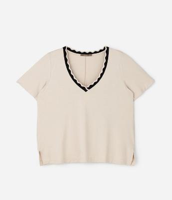 Blusa em Viscolycra com Gola de Ondinha Curve & Plus Size