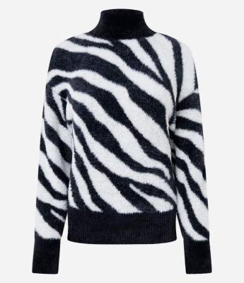 Suéter com Textura Peluciada e Estampa Animal Print