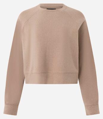 Blusão Esportivo com Manga Raglan e Bordado Discreto