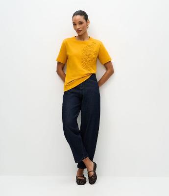 Camiseta em Algodão com Bordado Floral