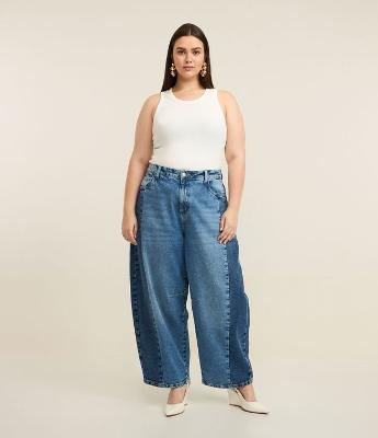 Calça Barrel Jeans com Recortes Contrastantes Curve & Plus Size