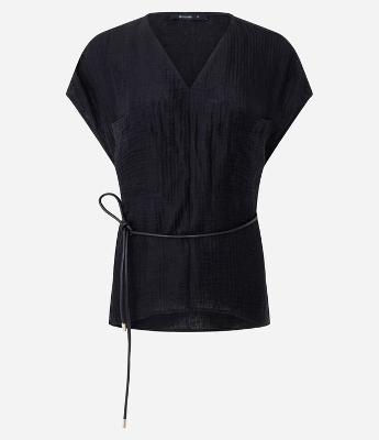 Camisa em Viscose com Cinto Fino Estruturado