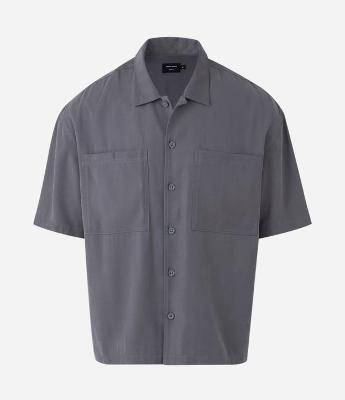 Camisa Manga Curta Lisa de Viscose com Bolsos