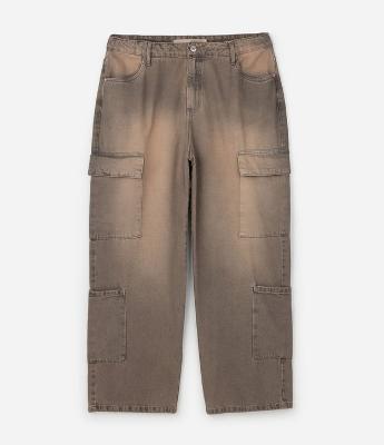 Calça Wide em Jeans com Bolsos Cargo Curve & Plus Size