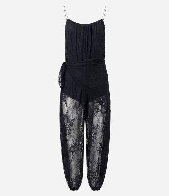 Macacão de Alcinha em Renda com Hot Pants e Lenço na Cintura