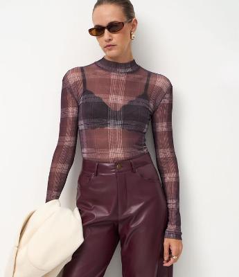 Blusa em Tule com Estampa Xadrez