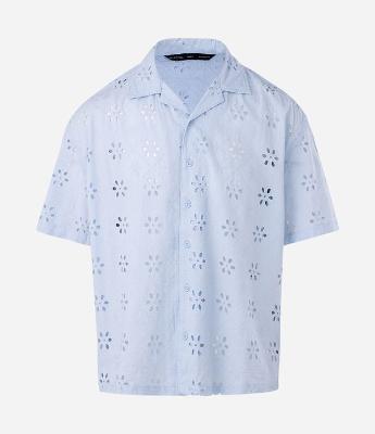 Camisa Boxy Manga Curta em Laise Floral