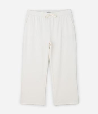 Calça Reta Esportiva em Modal com Bolsos