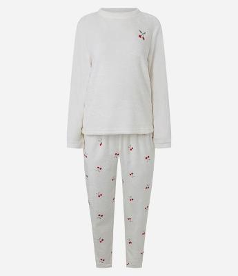 Pijama Longo em Fleece com Estampa de Cereja