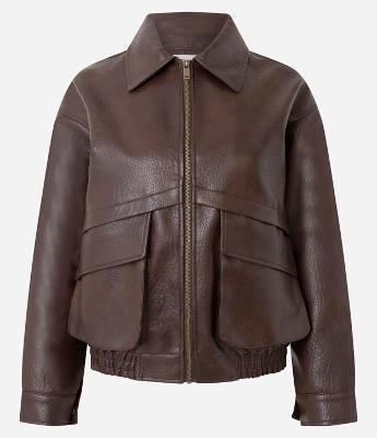 Jaqueta em PU com Bolsos Fole e Fechamento em Zíper