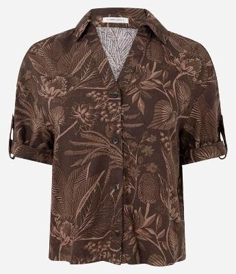 Camisa em Viscolinho com Estampa de Folhagem