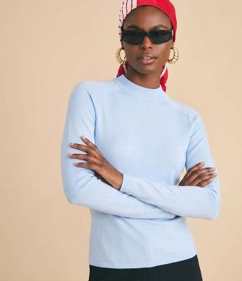 Blusa em Tricô com Golinha Alta e Transparência