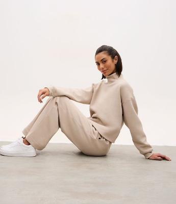 Blusão Boxy Esportivo com Gola e Punhos Canelados