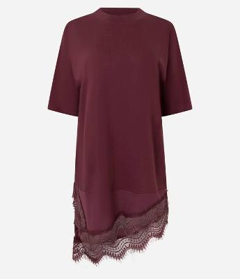 Camiseta Oversized em Algodão com Barra Assimétrica Rendada