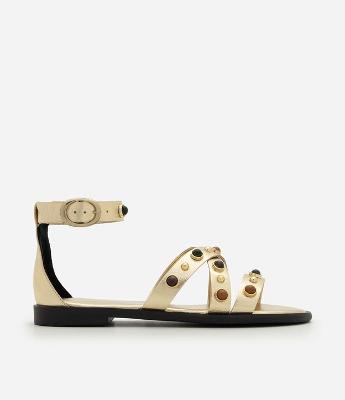 Rasteira em PU com Aplicação de Studs