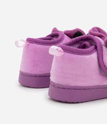 Pantufa Infantil Fechada Minnie com Laço 3D – Tam 19 a 28