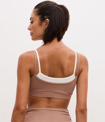 Top Esportivo em Microfibra com Sobreposição