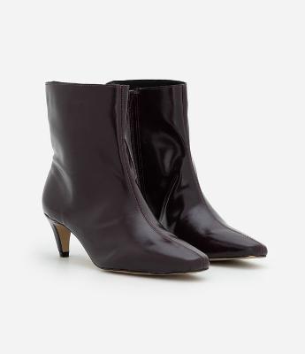 Bota Cano Médio em PU com Bico Quadrado