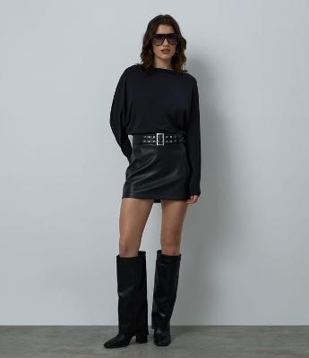 Saia Feminina Mini em PU com Cinto de Ilhós