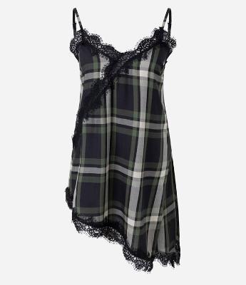 Blusa Xadrez com Renda e Barra Assimétrica