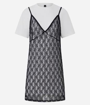 Vestido Feminino Curto com Sobreposição em Renda