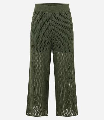 Calça Pantacourt em Tricô com Ponto Trabalhado