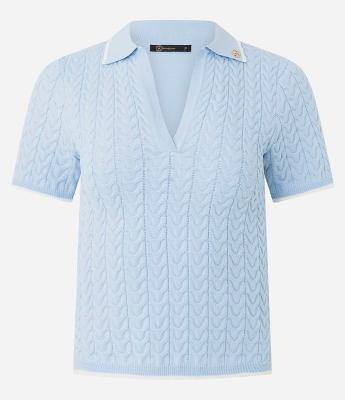 Blusa Feminina Tricô Manga Curta Gola Polo com Broche