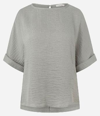 Blusa em Viscose com Barra Dobrada e Decote Canoa