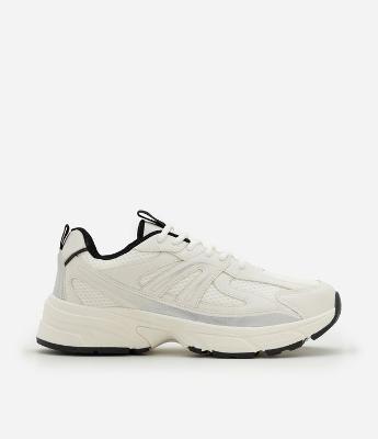 Tênis Jogging em PU com Recortes Contrastantes