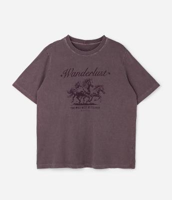 Camiseta Alongada com Estampa e Estonada Curve & Plus Size