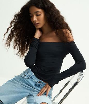 Blusa Básica Ombro a Ombro em Microfibra