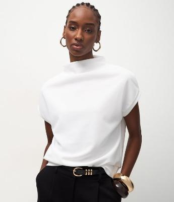 Blusa Manga Curta em Crepe com Gola Alta