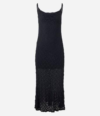 Vestido Longo em Renda com Decote Degagê