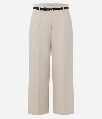 Calça Pantacourt Alfaiatada em Crepe com Cinto