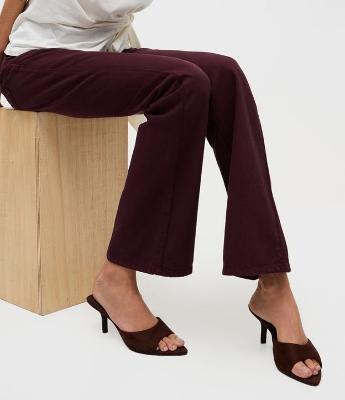 Sandália Mule em Suede com Bico Folha