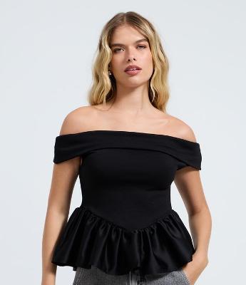 Blusa Ombro a Ombro com Peplum em Cetim