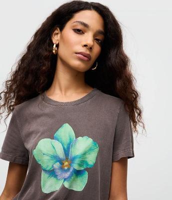 Camiseta Manga Curta em Algodão com Estampa Flor