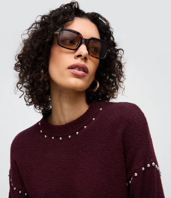 Blusa Regular em Tricô com Tachinhas na Gola